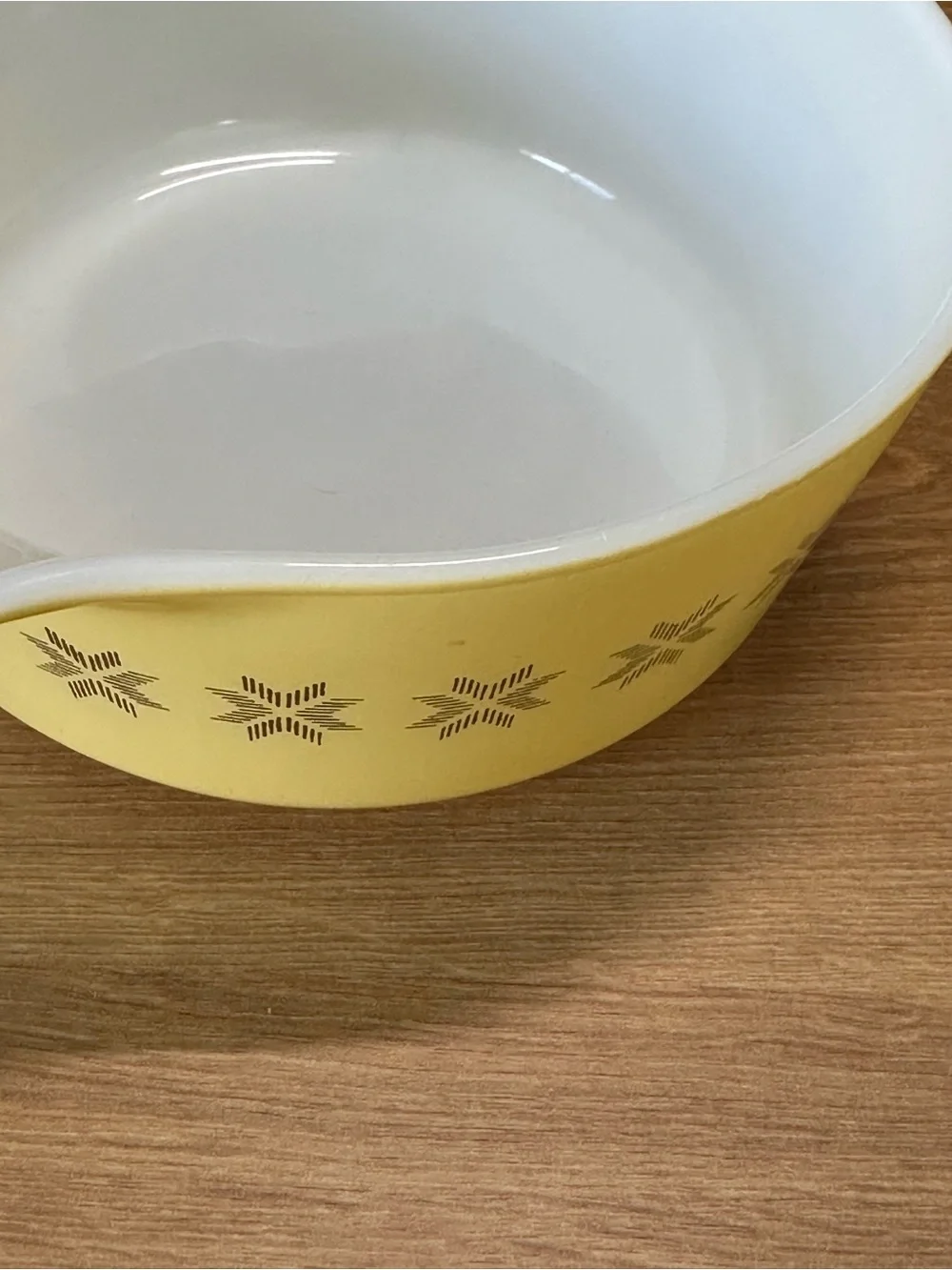 Vintage Pyrex Town & Country #472 Yellow 1.5 Pint Casserole Dish No Lid